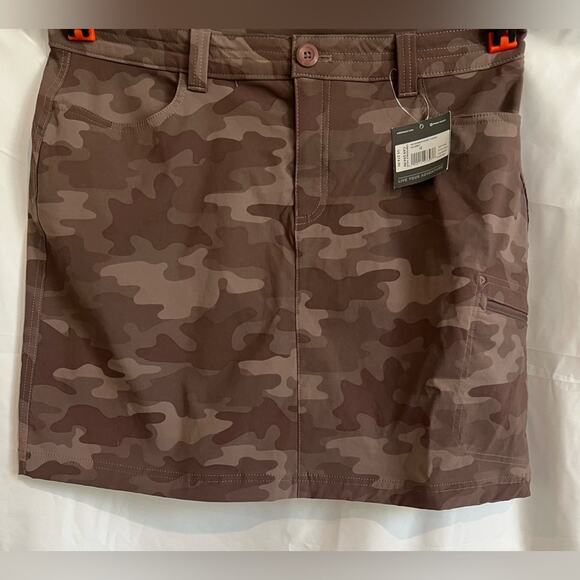 NWT Eddie Bauer Women's Sporty Mulberry Camo Camouflage Print Skort Size 12 - Picture 1 of 9